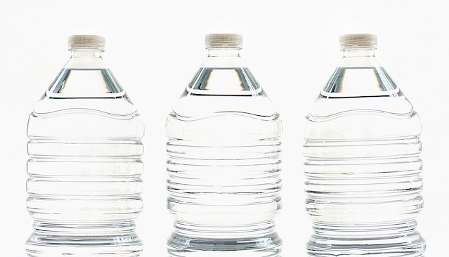 Ciri Botol AMDK (Air Minum Dalam Kemasan) Aman dan Layak Konsumsi
